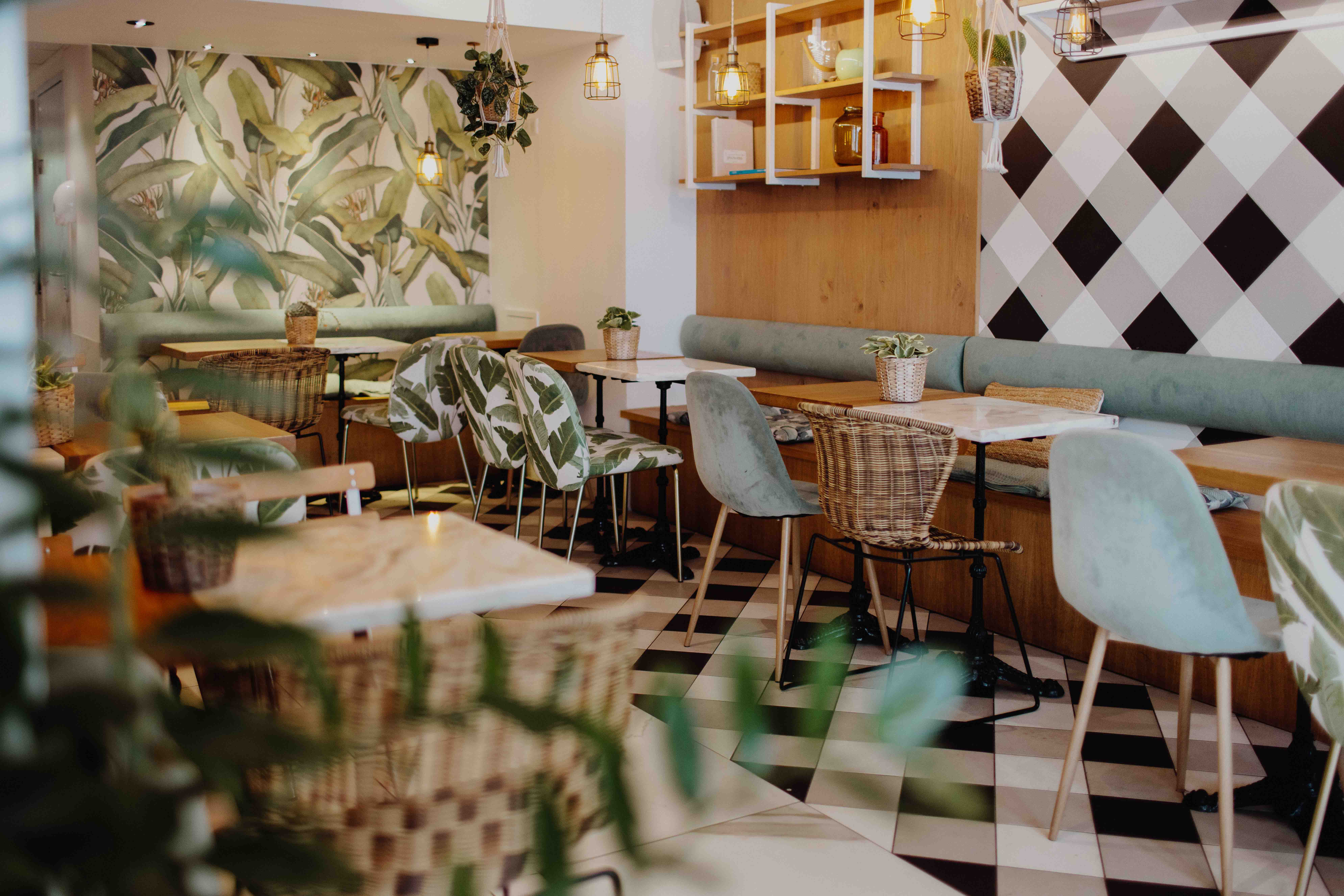 intérieur cosy du restaurant green cantine à hossegor